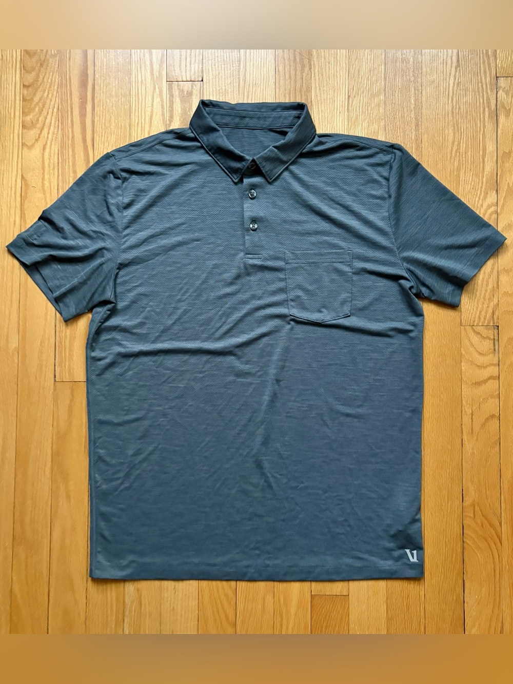Vuori Men’s Short Sleeve Zephyr Polo Shirt Medium Gray Heather
